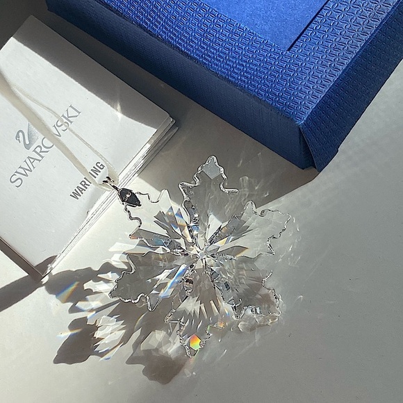 SWAROVSKI Crystal snowflake ornament - Picture 6 of 6